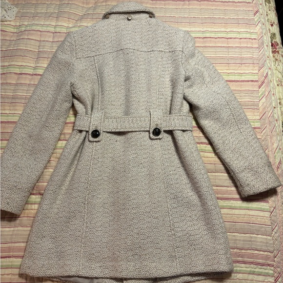 Liz Claiborne Textured Trench Coat in Cream - Picture 9 of 11